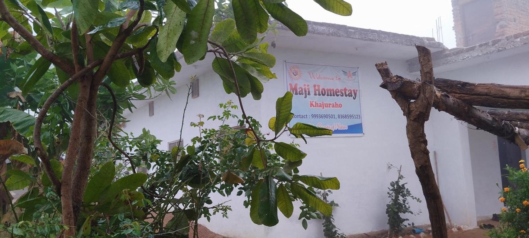 Maji Homestay Кхаджурахо Экстерьер фото